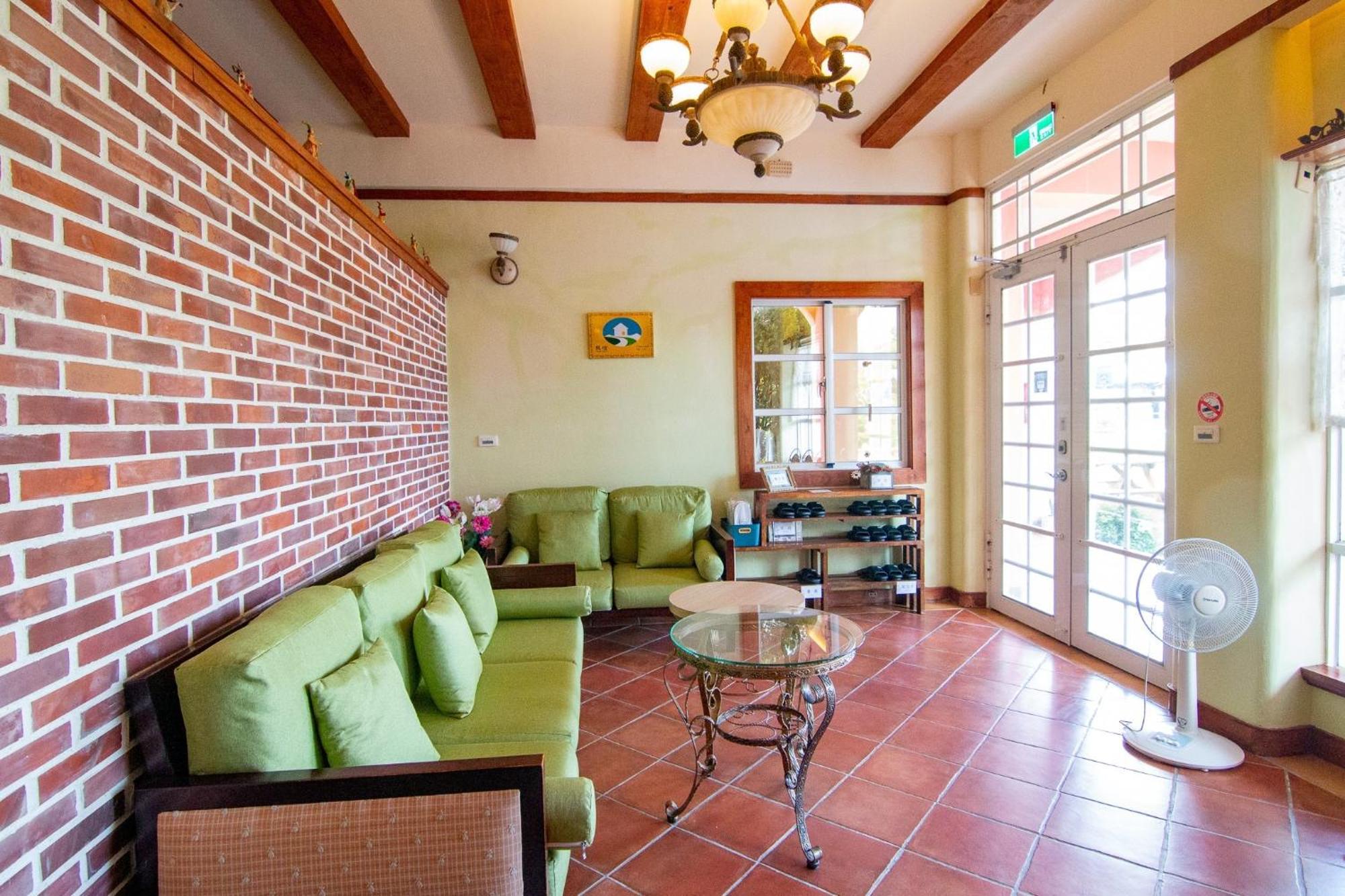 Kenting Avignon Bed and Breakfast Heng-ch'un Buitenkant foto